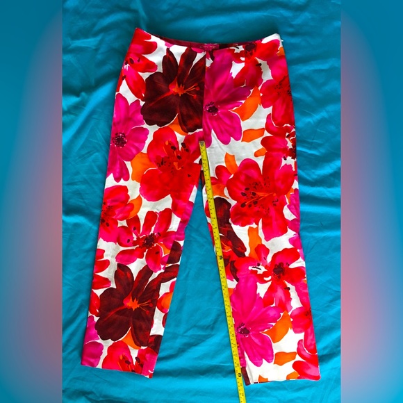Sunny Leigh Pants - Beautiful Sunny Leigh pink/orange/white capris, slits on bottoms.
